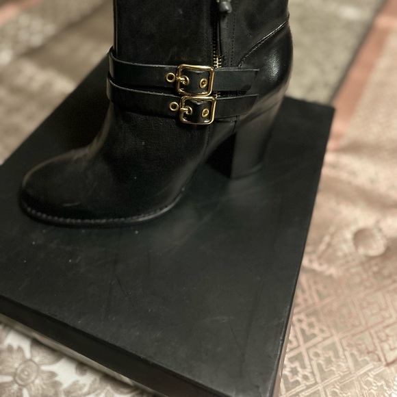 G.I.L.I  Boots .New never worn. Still in box - Picture 2 of 3